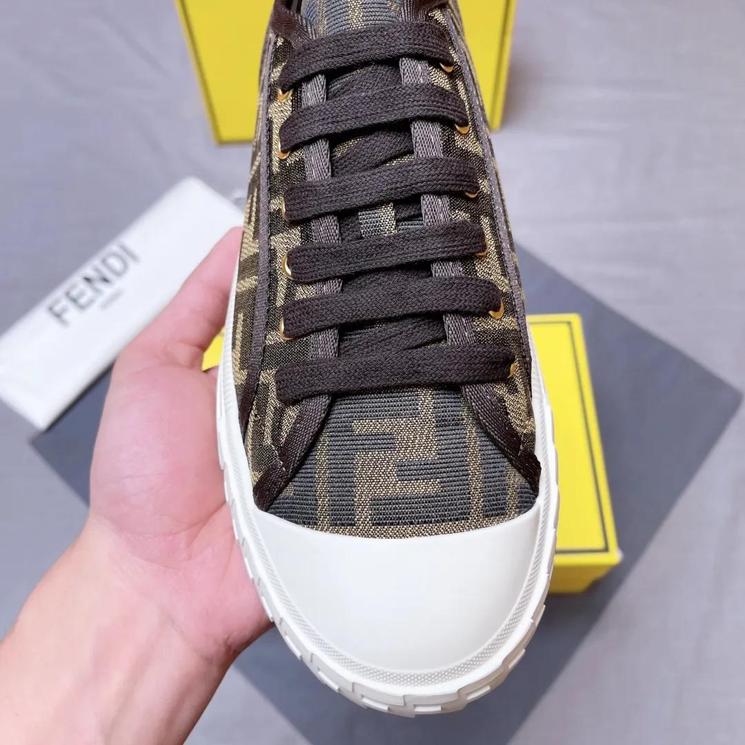 P380 men's shoes 💰Fendǐ Domino sneakers with jacquard FF pattern, embossed FF pattern on the toe, canvas upper, TPU customized outsole Size: 38-45 (customized for 45) No. 018